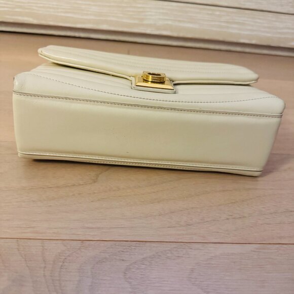 Ferragamo Gancio Quilted Leather Shoulder Bag - Picture 5 of 8